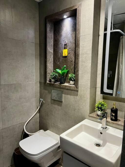 Countryside Luxury Suites - Supernova Noida 新德里 外观 照片