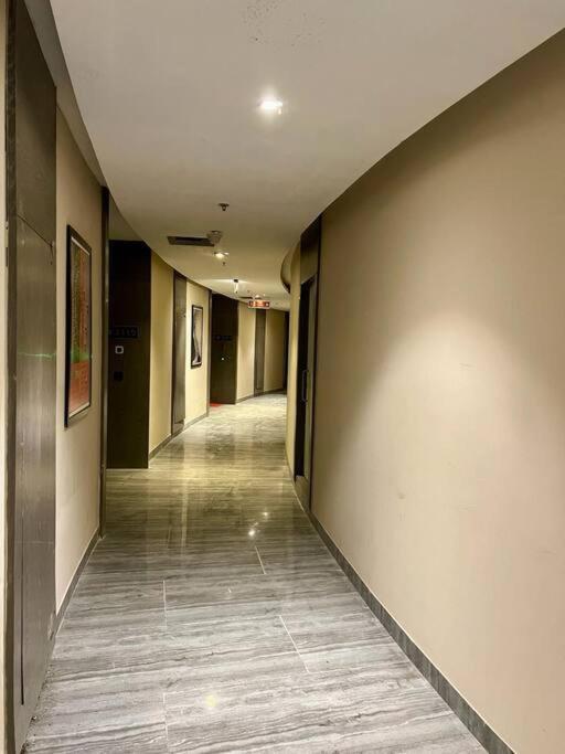 Countryside Luxury Suites - Supernova Noida 新德里 外观 照片