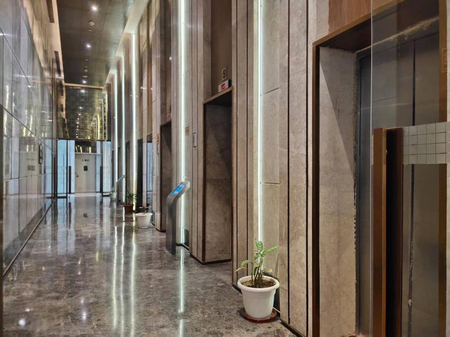Countryside Luxury Suites - Supernova Noida 新德里 外观 照片
