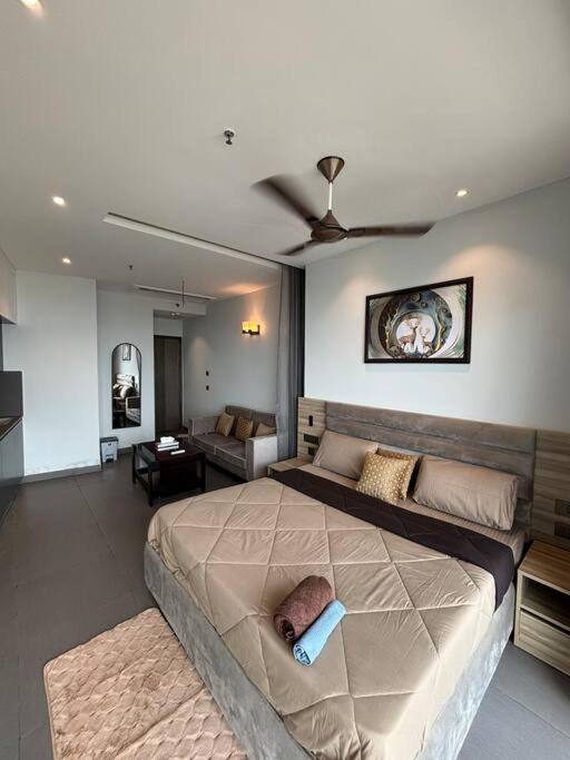 Countryside Luxury Suites - Supernova Noida 新德里 外观 照片